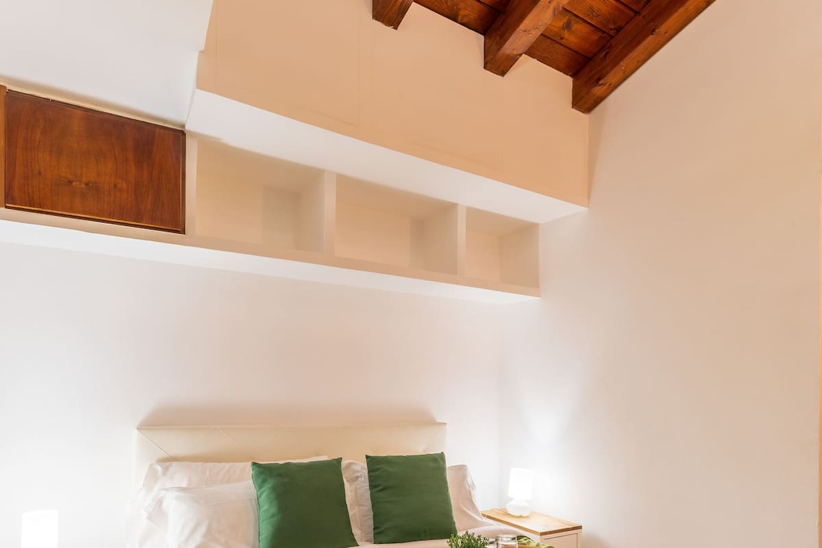 Premier Double Room, Ensuite | Desk, iron/ironing board, free WiFi