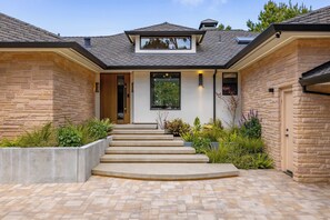 Exterior - Luxury  Pebble Beach 5BR 6BA Newly Remodeled Home (Pebble Beach)