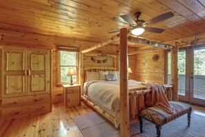3 bedrooms, desk, iron/ironing board, travel cot - Family Friendly: Hot Tub Haven in Mineral Bluff! (Mineral Bluff)