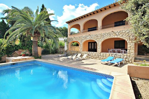 Oscar - Villa mit großem Pool und Meerblick in Benissa