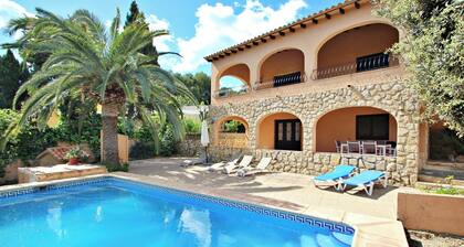 Oscar - Villa mit großem Pool und Meerblick in Benissa
