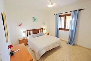 3 soverom, skrivebord, strykejern/-brett og wi-fi