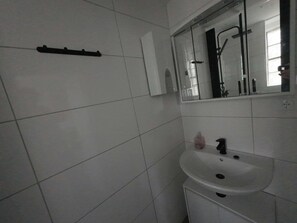 Hair dryer, towels - Cozy two-room apartment (Solingen)