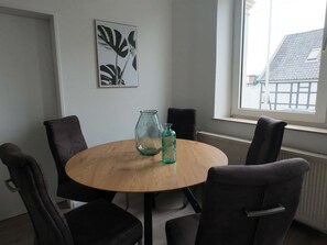 Dining - Cozy two-room apartment (Solingen)