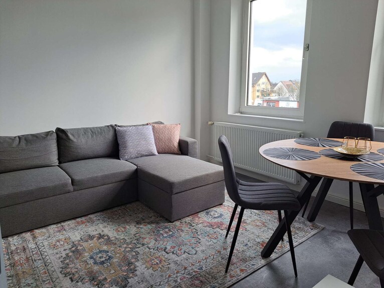 Maisonettewohnung Mit Zwei Schlafzimmern Und Einem Wohnzimmer - Solingen