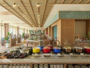 Daily buffet breakfast (JPY 3500 per person) - The Royal Park Hotel Maihama Resort Tokyo Bay (Urayasu)