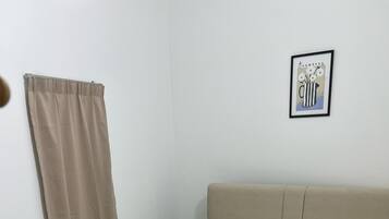 7 bedrooms, iron/ironing board, WiFi, bed sheets
