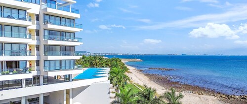 Zantamar 304E: Beachfront Condo w/ Pools & Gym