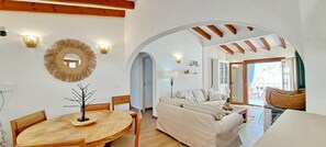 TV, fireplace - Villa Pequeño Sueño - Moraira, Costa Blanca (Moraira)