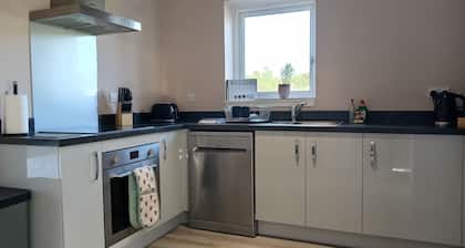 Modern Home in Croy, peaceful village located 15 minutes from Inverness.