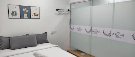 Standard Double Room | Desk, free WiFi