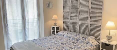 1 غرفة نوم ومكواة/لوح كي وواي فاي وملاءات أسرّة