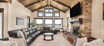 Luxe 8BR Lodge near Yellowstone: Golf Sim, Indoor Slide, Sauna, Hot Tub