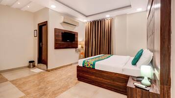 Superior Double Room | Iron/ironing board