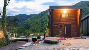 Basic Room, 1 Bedroom (Oak Tree (House/Fire Pit/Karaoke)) | 1 bedroom, free WiFi - Gapyeong On The Hill Pool Villa (Gapyeong)