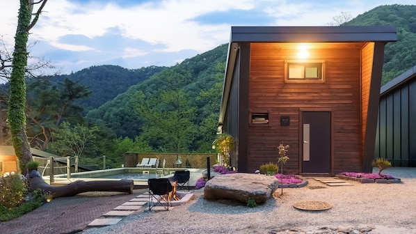 Rom – basic, 1 soverom (Oak Tree (House/Fire Pit/Karaoke)) | 1 soverom og wi-fi (inkludert)