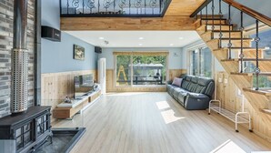 Basic Room, 2 Bedrooms (Green Hill (House/Fireplace/Karaoke)) - Gapyeong On The Hill Pool Villa (Gapyeong)