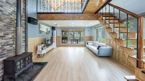 Rom – basic, 2 soverom (On The Hill (House/Fireplace/Karaoke)) | 1 soverom og wi-fi (inkludert)