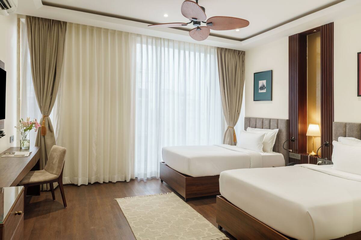 Premium Double or Twin Room, City View | Peti besi dalam bilik, ruang kerja komputer riba, kalis bunyi 