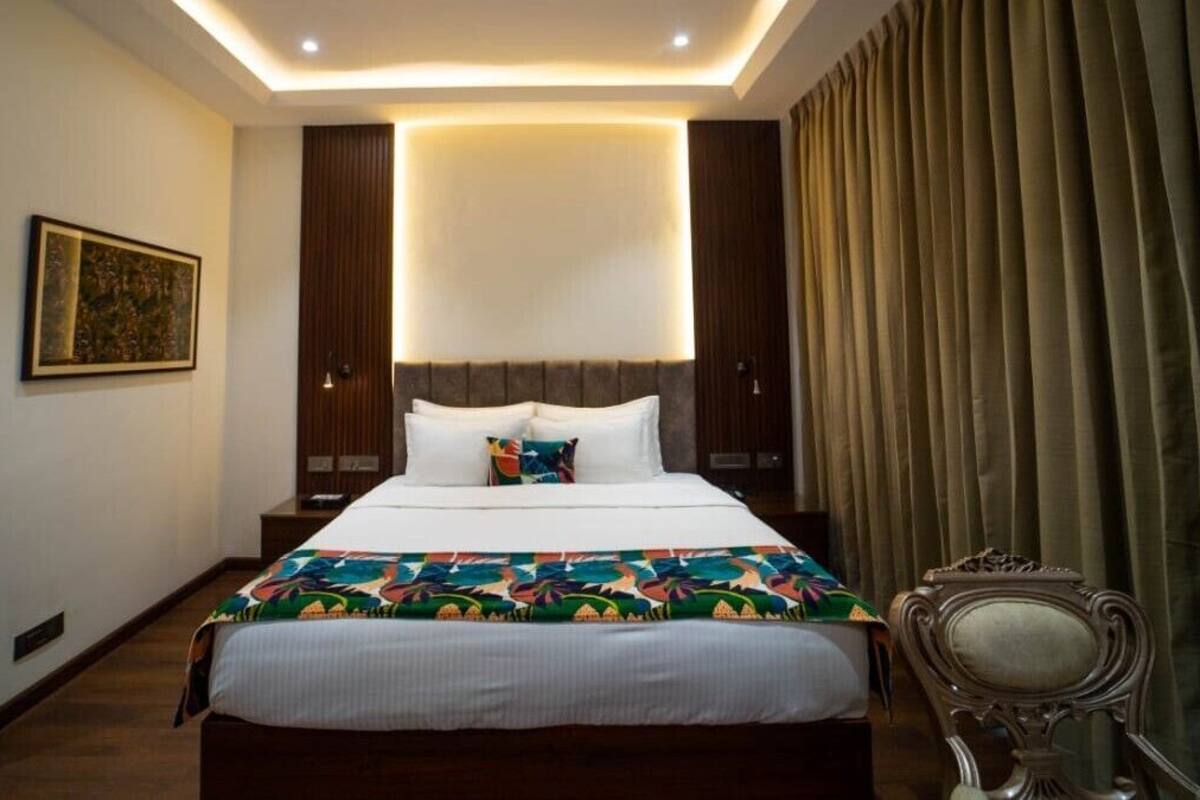 Comfort Double Room, Garden View | Peti besi dalam bilik, ruang kerja komputer riba, kalis bunyi 