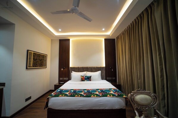 Comfort Double Room, Garden View | Peti besi dalam bilik, ruang kerja komputer riba, kalis bunyi 