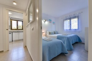 3 chambres, fer et planche à repasser, Wi-Fi gratuit, draps fournis