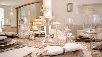 Ferienhaus (Holiday Home) | Esszimmer