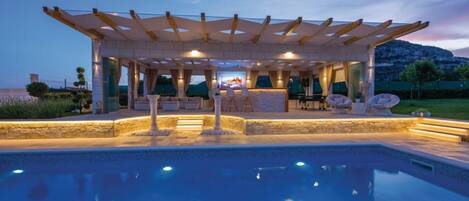 House (Holiday Home) | Pool | Outdoor pool, pool umbrellas, sun loungers