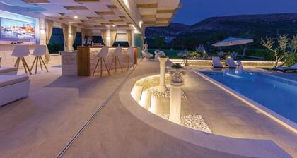 Luxury Villa Malo