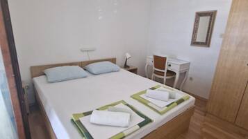 Apartamento (One Bedroom Apartment with Balcony an) | 7 quartos, quartos à prova de som, Wi-Fi de cortesia