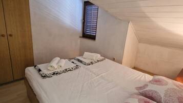 Apartment (Two Bedroom Apartment with Terrace an) | 7 bedrooms, soundproofing, free WiFi