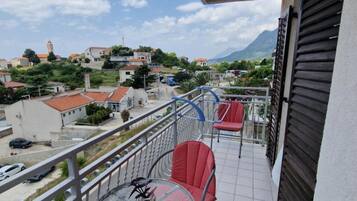 Apartment (One Bedroom Apartment with Balcony an) | Balcony