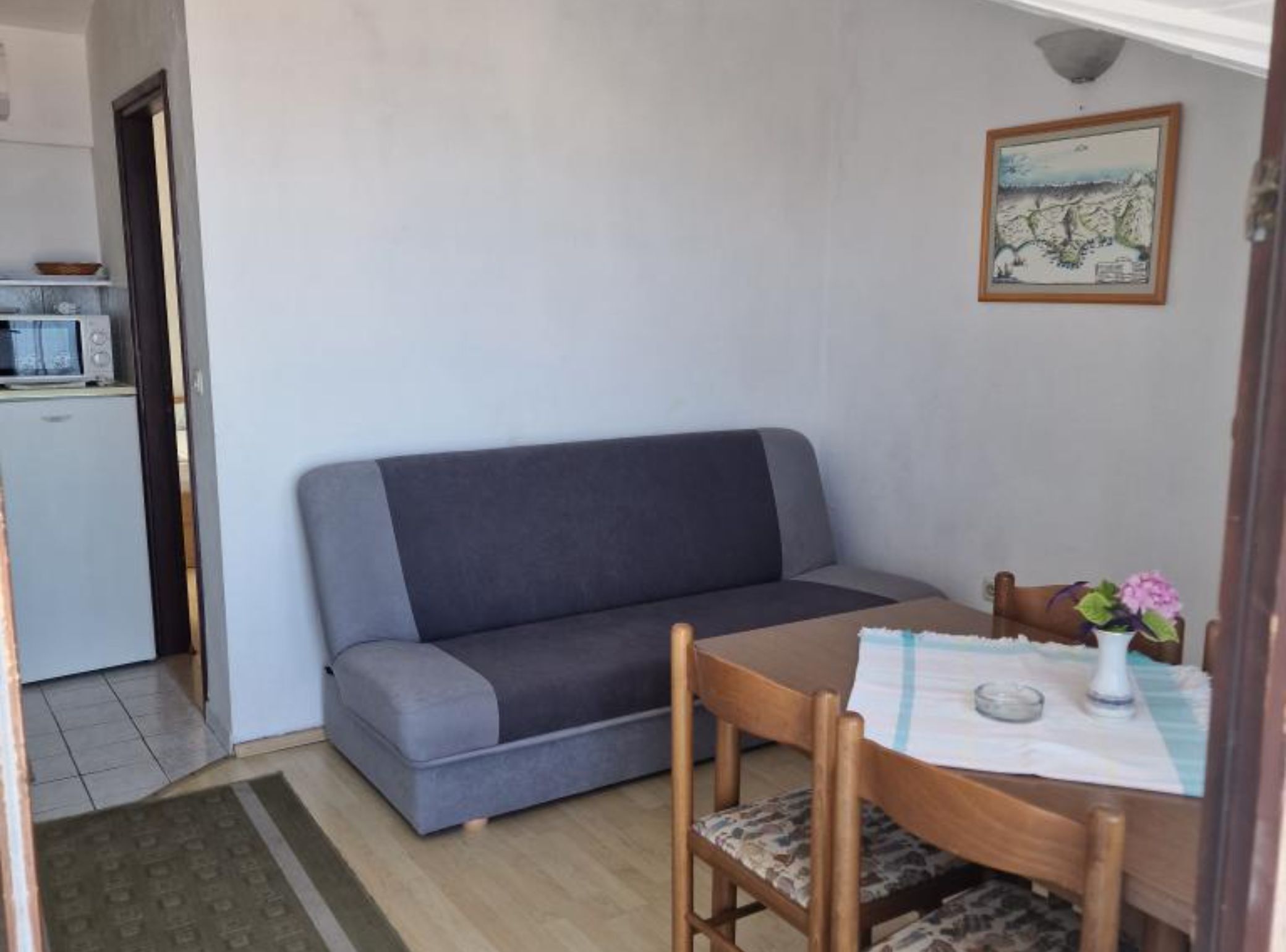 Apartamento (Two Bedroom Apartment with Terrace an) | Sala de estar | TV de tela plana 32 polegadas com canais via satélite