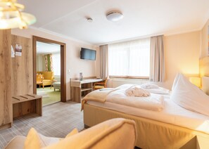 Suite Deluxe, vista a la montaña | 1 habitación, escritorio, wifi gratis y ropa de cama 