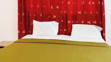 Deluxe Double Room | Hypo-allergenic bedding, in-room safe, soundproofing, free WiFi