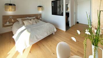 2 chambres, fer et planche à repasser, Wi-Fi, draps fournis
