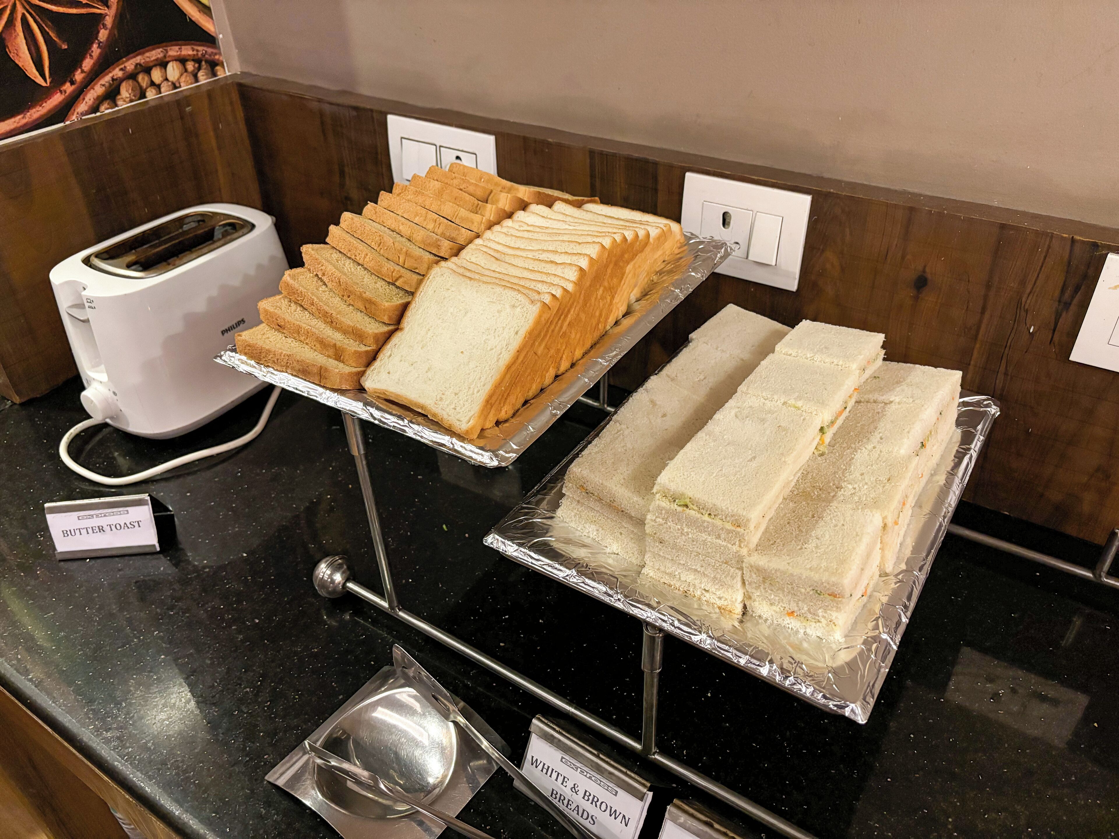 Photo - Hotel Cardinal Oxmo Delhi Airport