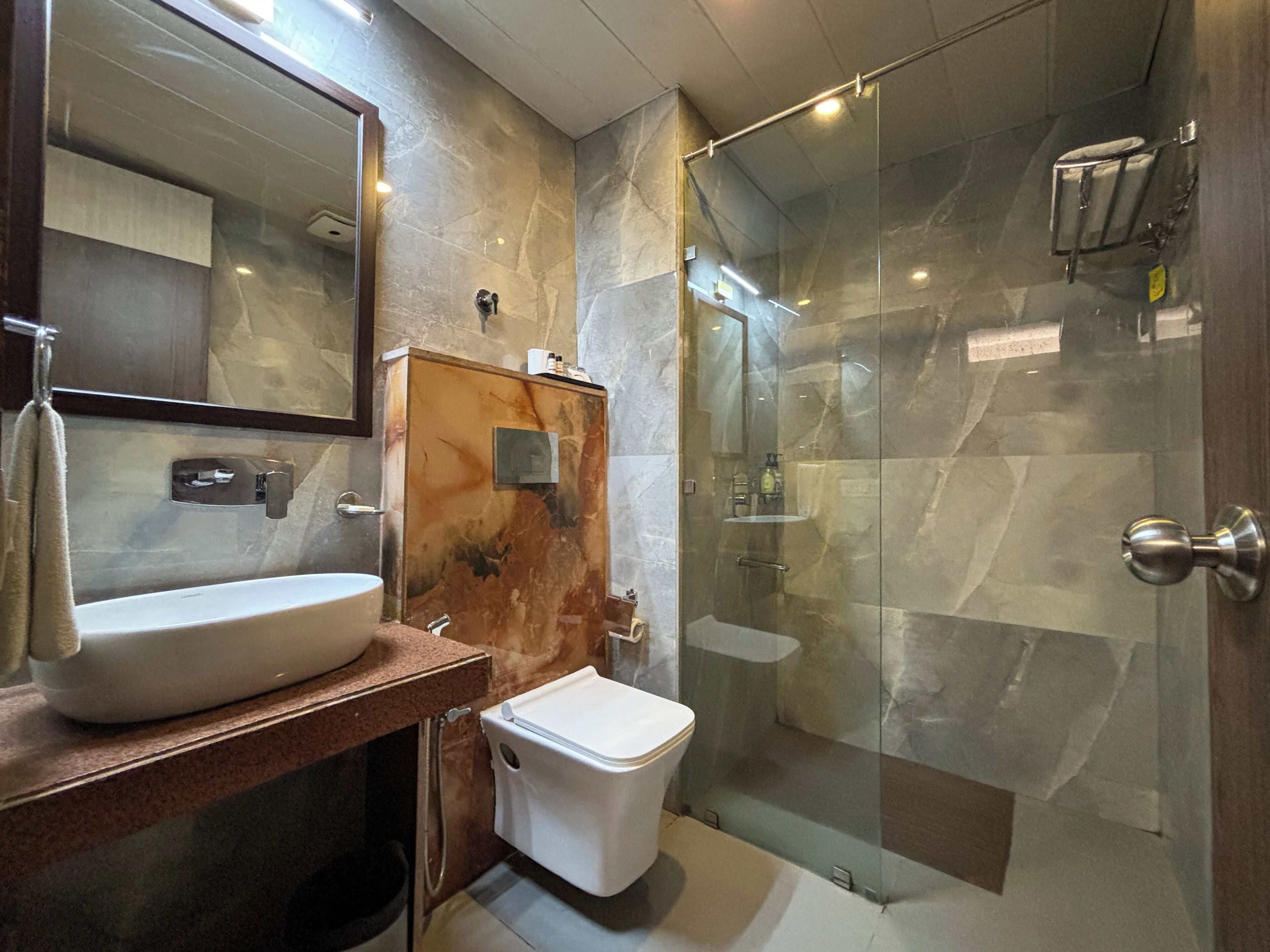 Photo - Hotel Cardinal Oxmo Delhi Airport