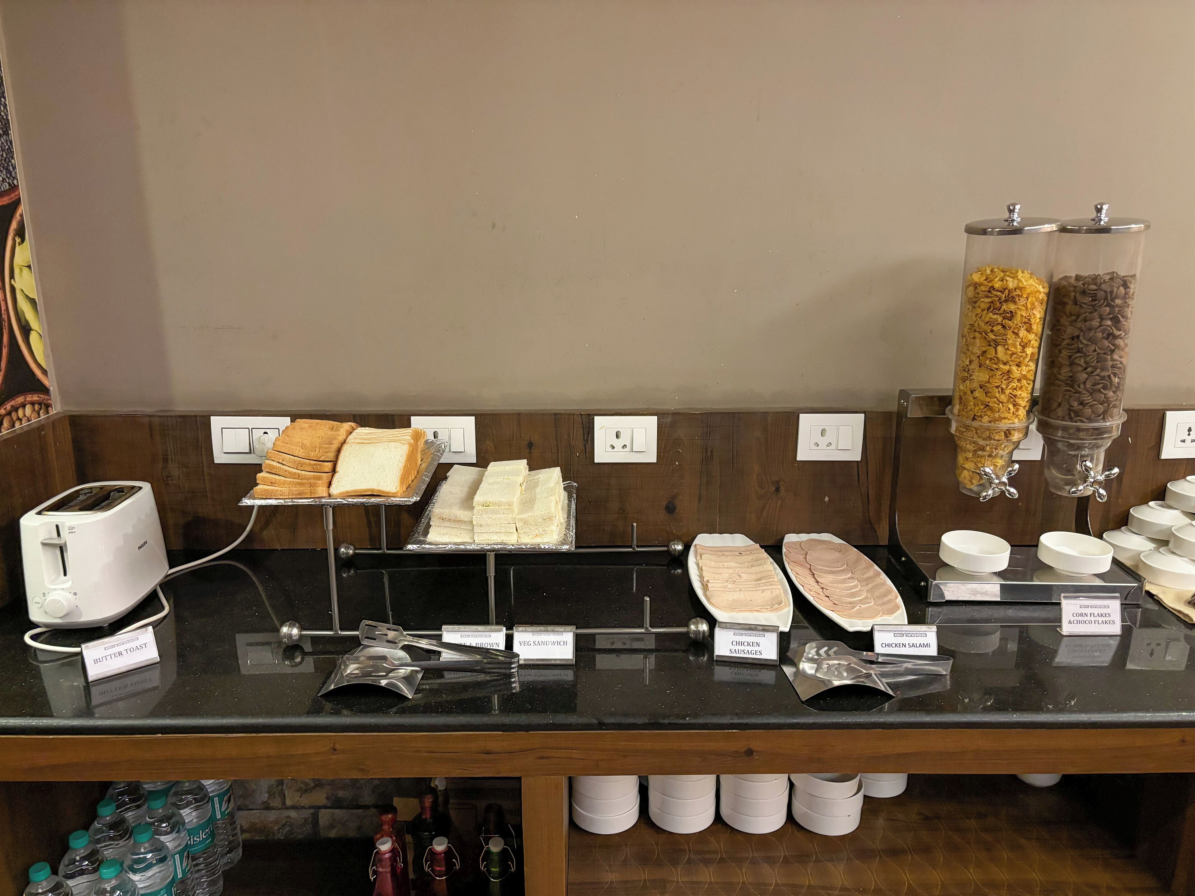 Photo - Hotel Cardinal Oxmo Delhi Airport