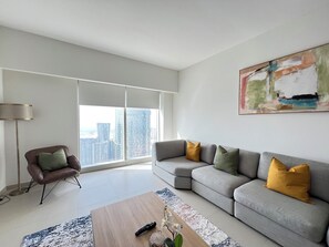 Living area - High Floor,3 Bedroom, Gate Tower, Reem Island, Abu Dhabi (Abu Dhabi)