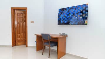 Single Room | Desk, free WiFi