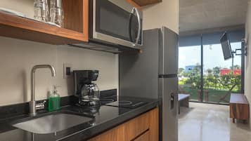 1 bedroom, in-room safe, individually decorated, individually furnished