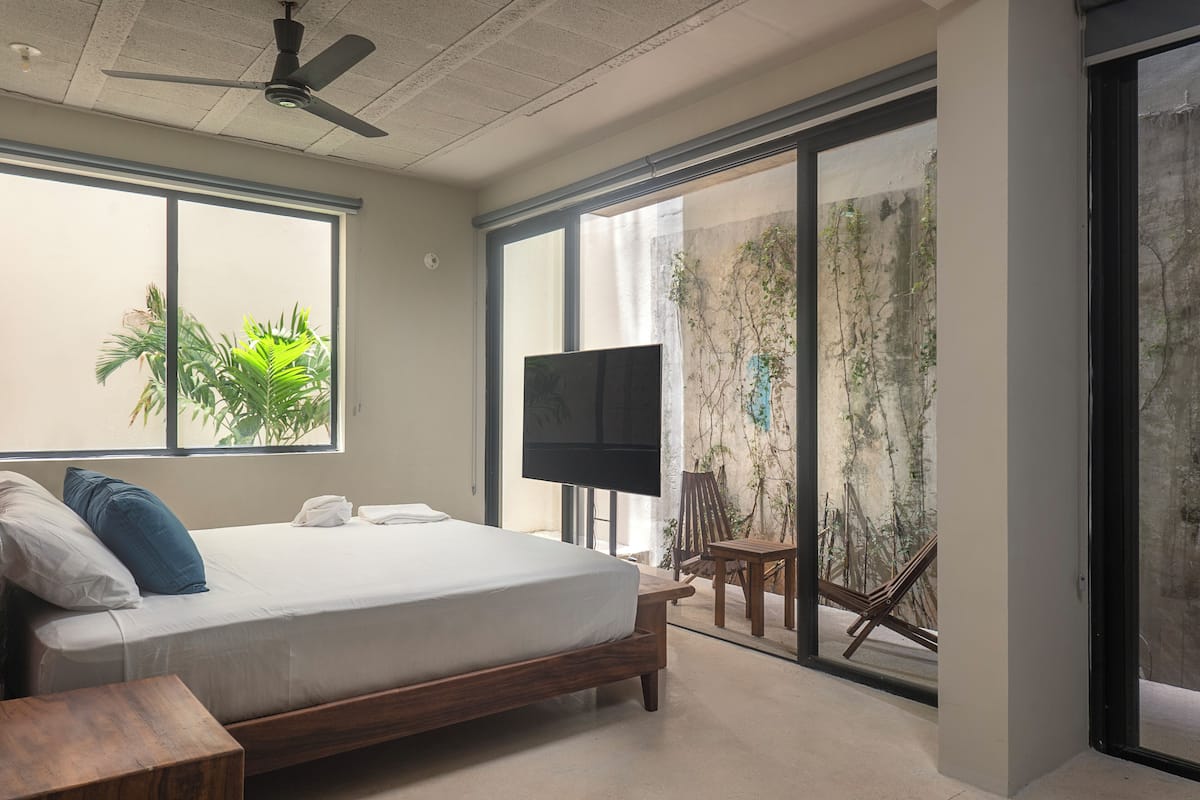 Comfort Apartment | 1 bedroom, in-room safe, individually decorated, individually furnished