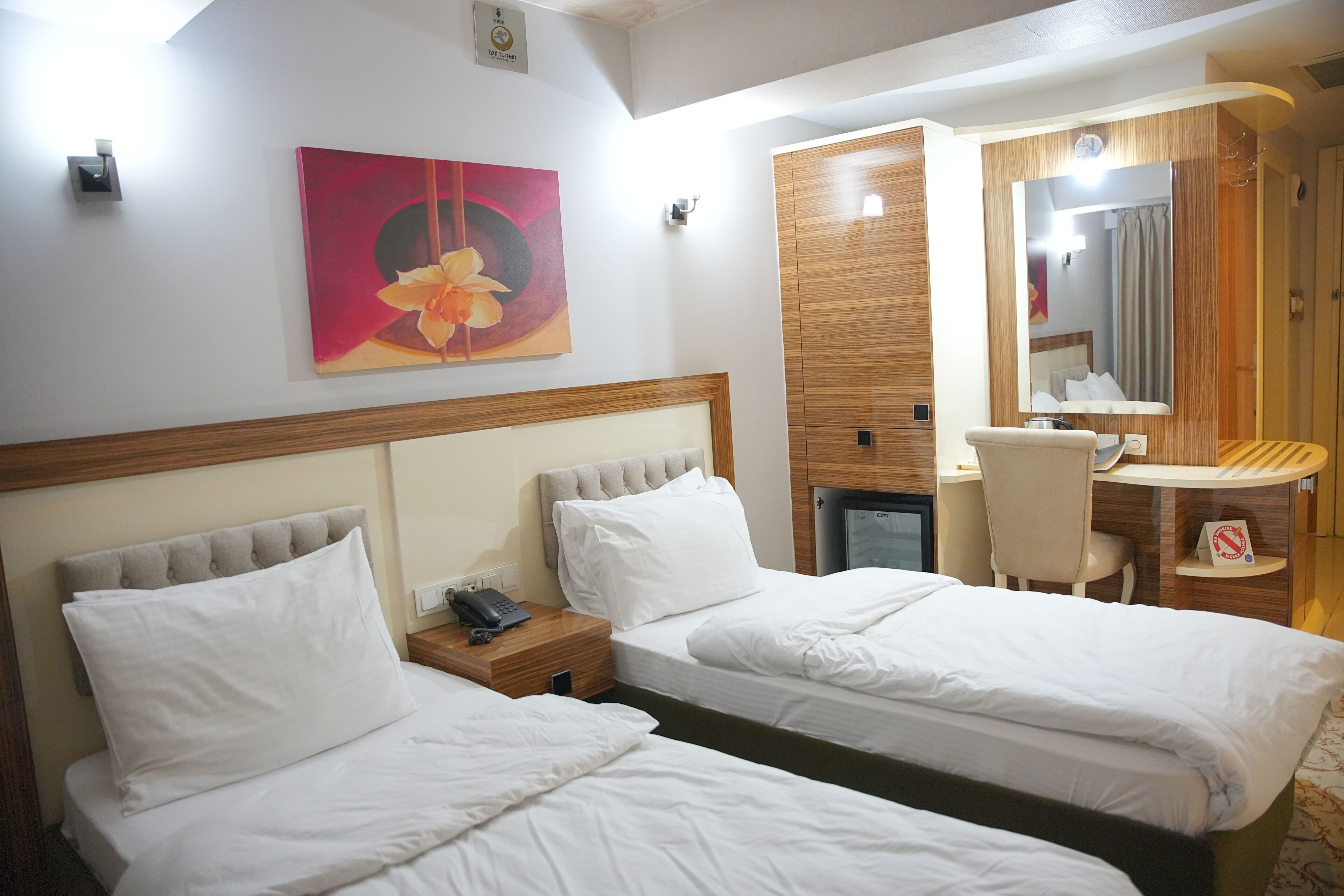 Standard Twin Room, City View | Bathroom | Shower, hair dryer, slippers, towels