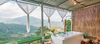 Long hug khao homestay