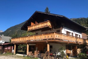 Exterior - Chalet in Abondance Valley with Stunning Views (Châtel)