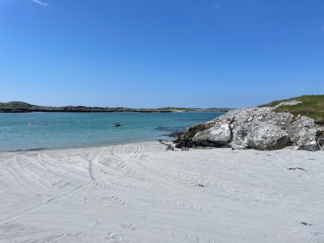 Beach. Calla Chalet by the Sea Roundstone