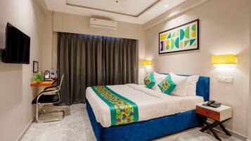 Deluxe Double Room | Blackout drapes