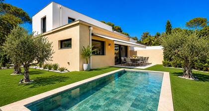 Villa Chêne with swimming pool absolute calm near the beach of the tortoise