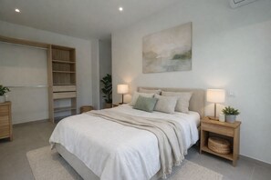 4 bedrooms, WiFi, bed sheets - Villa Chêne with swimming pool absolute calm near the beach of the tortoise (Saint-Raphaël)